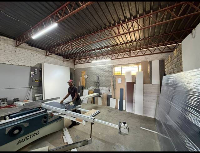 150M² WORKSHOP TO LET IN BLESBOKLAAGTE
